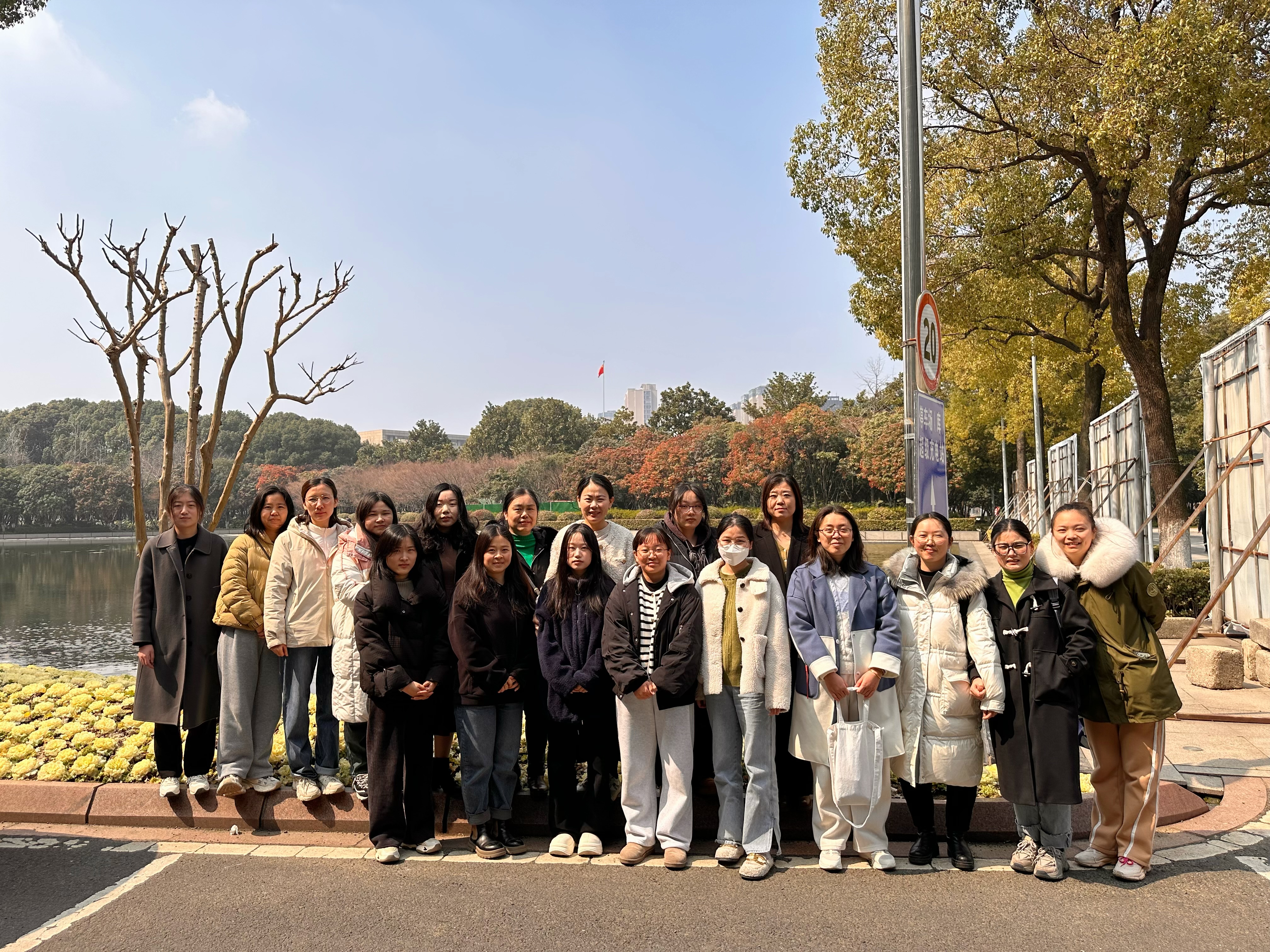 逐夢(mèng)E時(shí)代，巾幗心向黨——江蘇瑞新信息技術(shù)股份有限公司開(kāi)展“三八”婦女節(jié)活動(dòng)